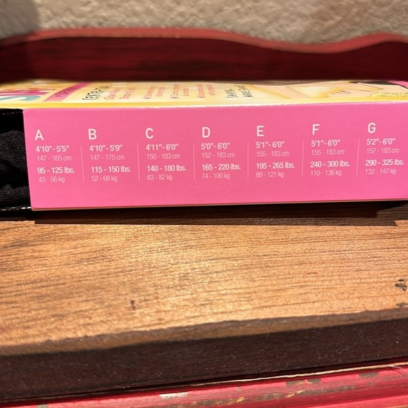 Nwt Spanx Shaping Tights. Check pictures for sizing - Picture 3 of 3